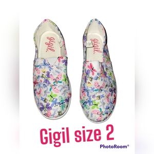 Gigil girls shoes NWOT